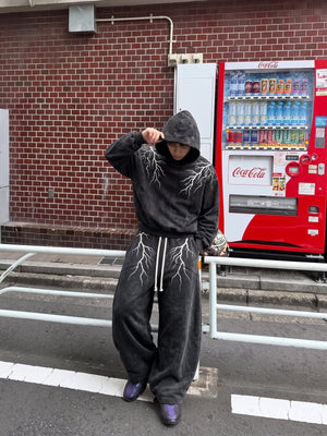 Lightning hoodie – Street photo full outfit | XoKool