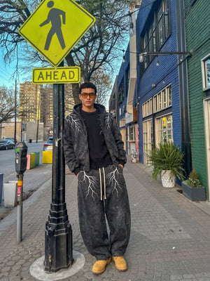 Lightning zip up hoodie – street photo, full body | XoKool