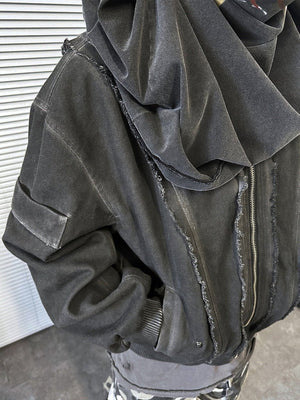 Chaqueta bomber acolchada oversize negro lavado – en modelo, primer plano frontal | XoKool