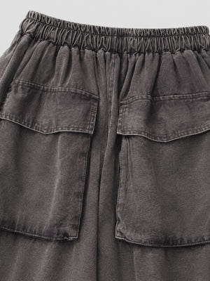 Graue Cargo Shorts – Gummibund und Gesäßtaschen, Detailansicht | XoKool