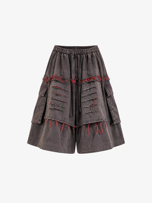 Washed graue Baggy Cargo Shorts mit ausgefransten Einsätzen – Grau/Rot, Vorderseite flach | XoKool