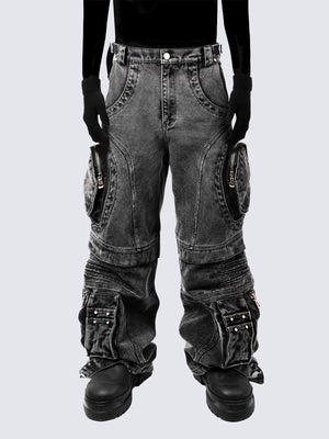 Jeans baggy grises con efecto lavado y bolsillos cargo con cierre – En modelo, frente | XoKool