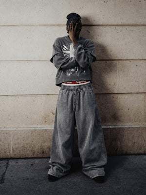 Washed Grey Sweatshirt mit britischer Flagge und Layered-Ärmeln – Streetfoto, kompletter Look | XoKool