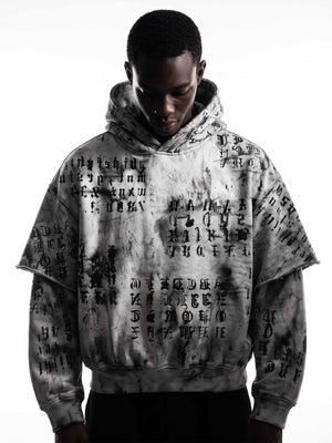 Hoodie mit Layered-Ärmeln – am Model, vorne | XoKool