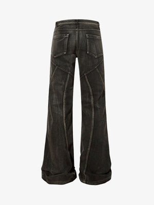 Jeans acampanados (flare) stacked negro lavado con costuras curvas – trasera | XoKool