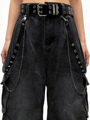 Y2K Cargohose – Washed Black, Gürtel und Kette in Nahaufnahme | XoKool