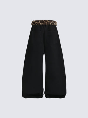 Wide Leg Jogginghose mit Leo-Kunstfellgürtel – Schwarz, Rückansicht | XoKool