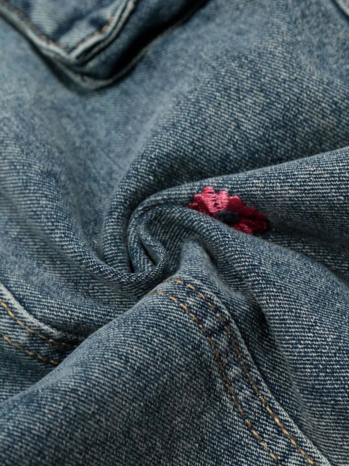 Barrel Cargo Jeans mit Blumenstickerei – Nahaufnahme Stoff | XoKool