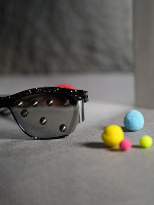 Streetwear Metal Rivet Curved Lens Glasses - thumbnail 6