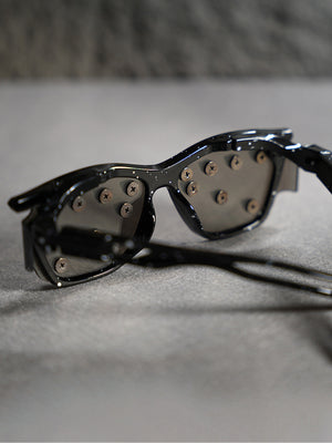 Streetwear Metal Rivet Curved Lens Glasses - thumbnail 10