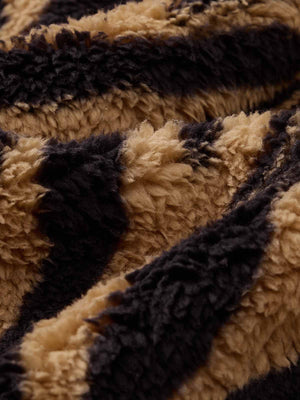 Zebra print pants – sherpa fabric close-up | XoKool