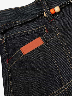 Beaded barrel jeans – back patch close-up | XoKool