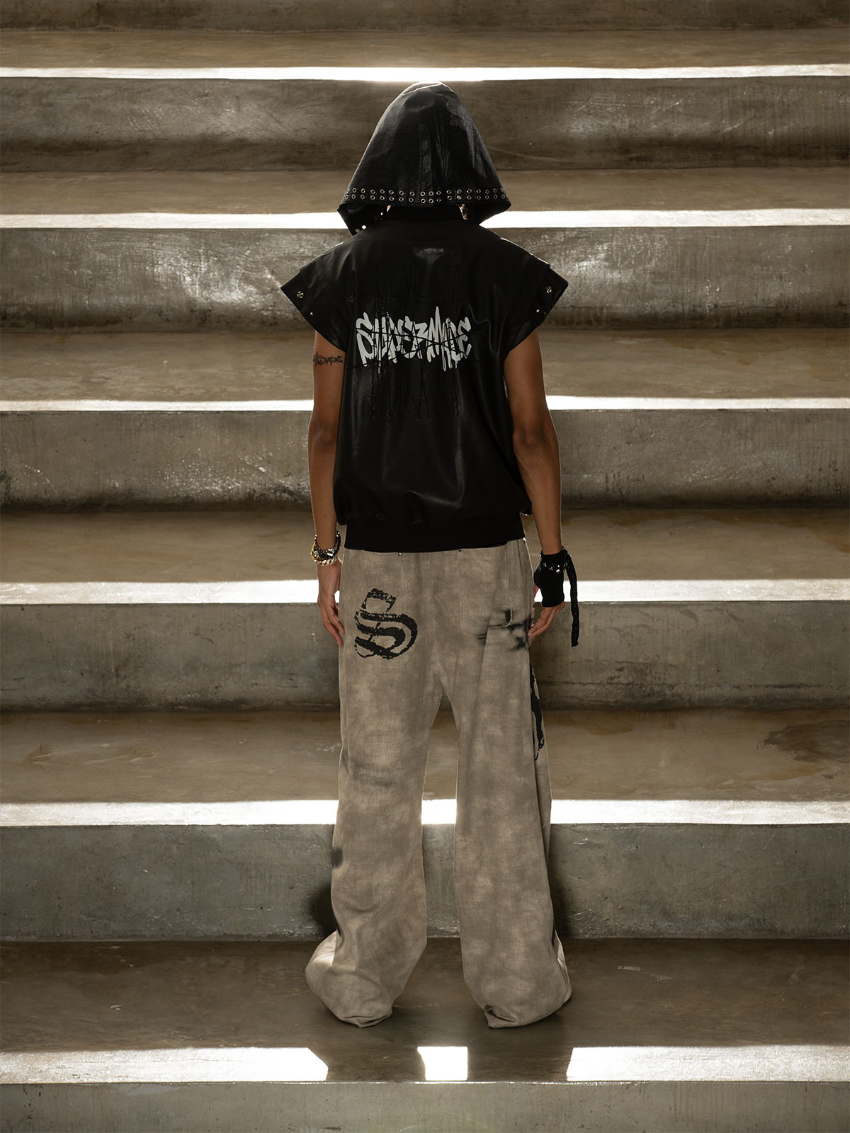 Thorn Destruction Frame Pattern Leather Vest - image 8