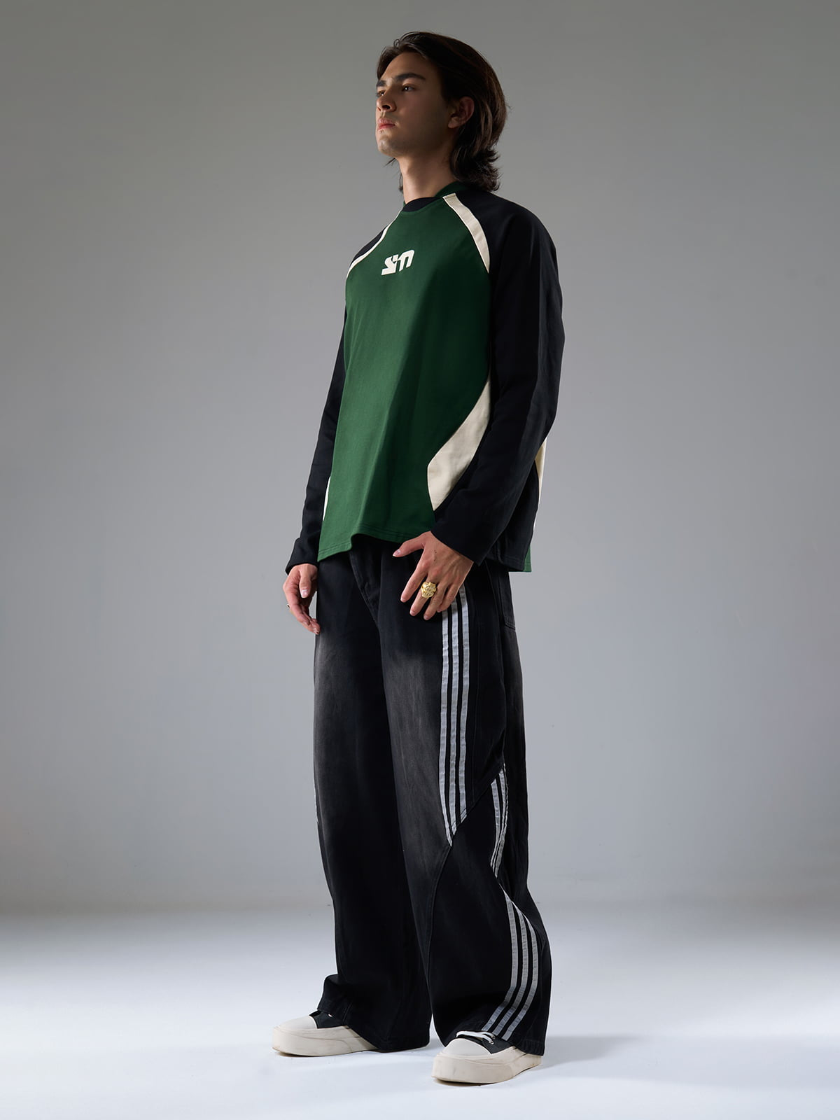Contrast Side Stripe Denim Barrel Jeans - image 7