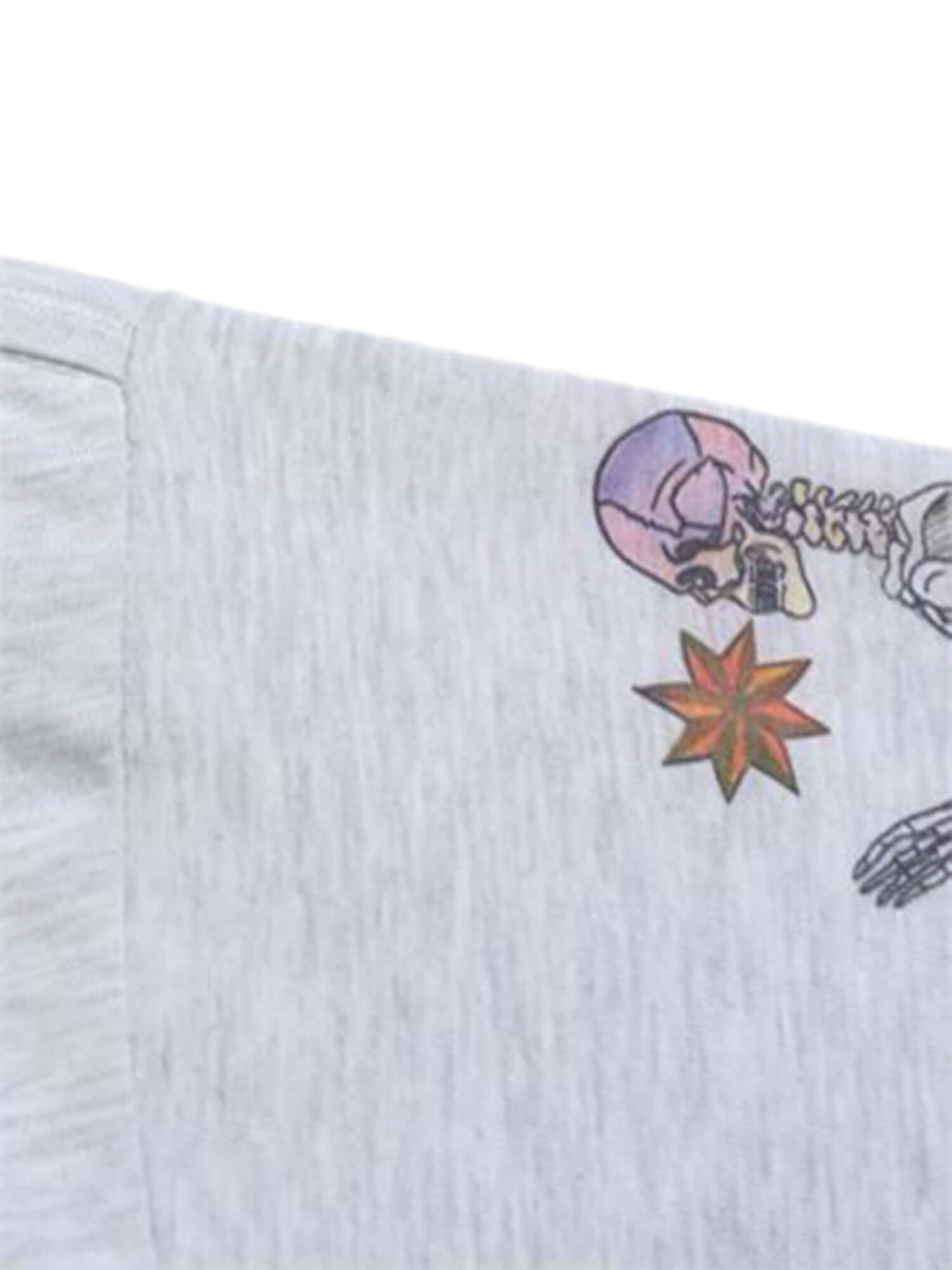 Stand out with effortless flair in the American High Street Graffiti Long Sleeve T Shirt. Crafted from a soft cotton blend, this shirt features detailed allover graphic prints inspired by vintage street art and urban graffiti. With a relaxed fit, classic