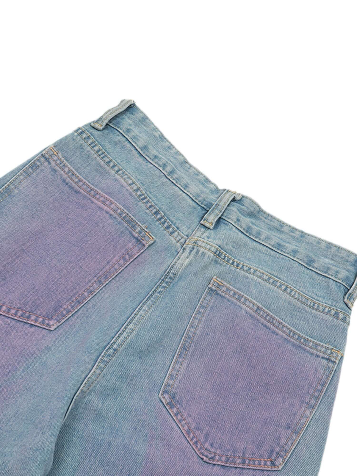Jeans de pierna ancha lavado claro con estrellas bordadas – detalle de los bolsillos traseros con tono morado | XoKool