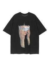 Show your attitude with the American Tide Loose Print Round Neck T Shirt — a bold essential for modern streetwear fans. Crafted from soft and breathable cotton, this relaxed-fit tee features a standout hand gesture graphic layered with bold text for an ed