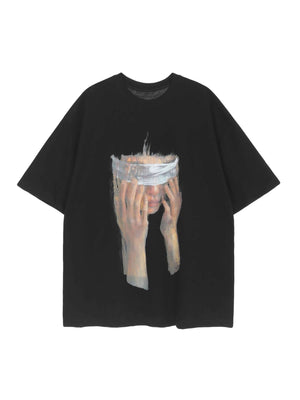 Show your attitude with the American Tide Loose Print Round Neck T Shirt — a bold essential for modern streetwear fans. Crafted from soft and breathable cotton, this relaxed-fit tee features a standout hand gesture graphic layered with bold text for an ed