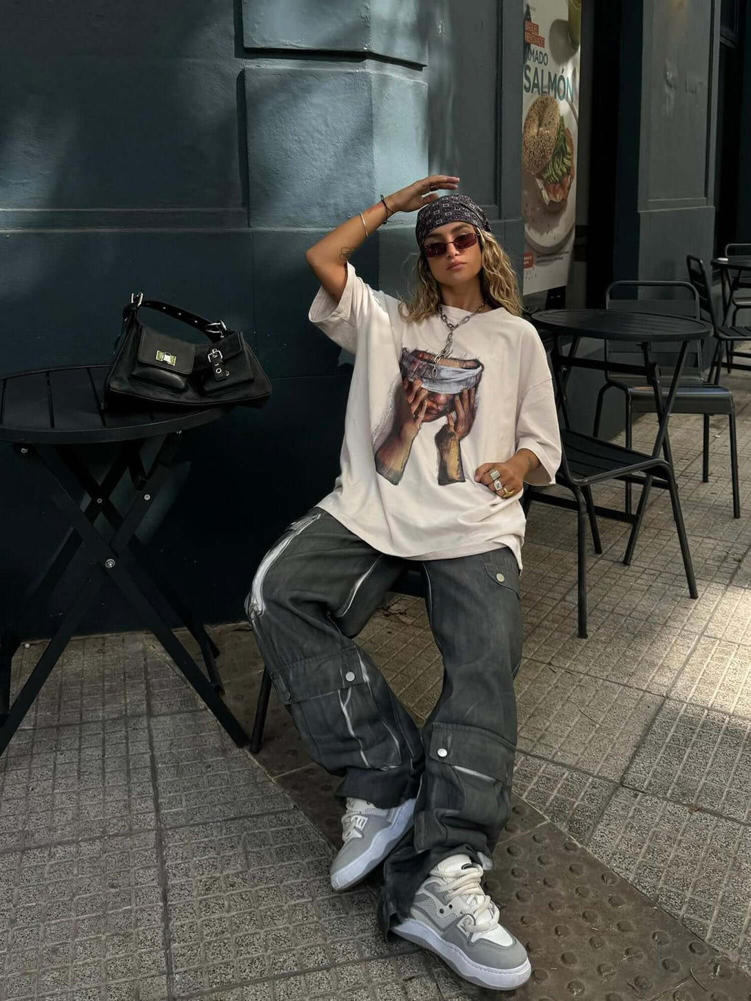 Show your attitude with the American Tide Loose Print Round Neck T Shirt — a bold essential for modern streetwear fans. Crafted from soft and breathable cotton, this relaxed-fit tee features a standout hand gesture graphic layered with bold text for an ed