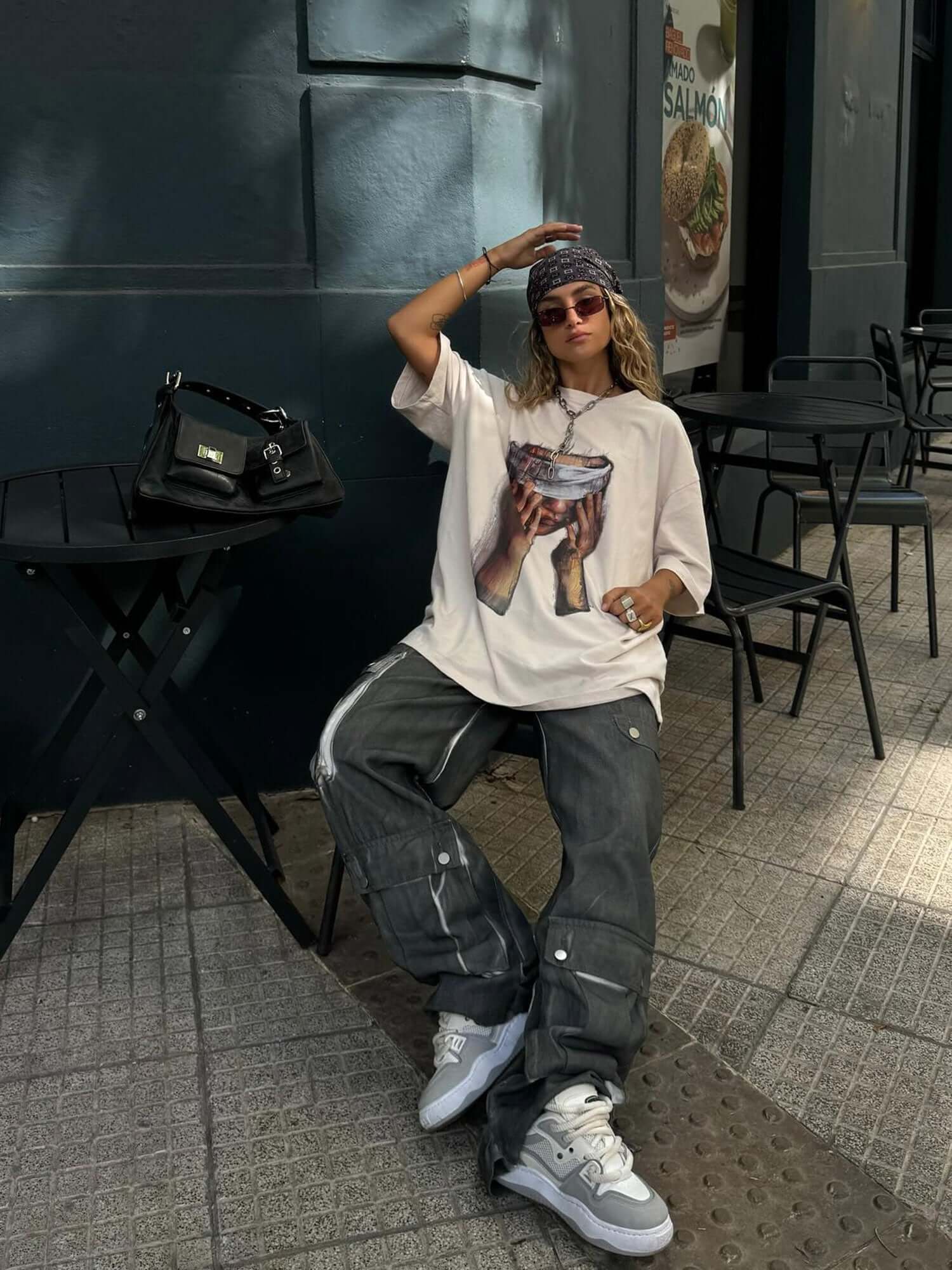 Show your attitude with the American Tide Loose Print Round Neck T Shirt — a bold essential for modern streetwear fans. Crafted from soft and breathable cotton, this relaxed-fit tee features a standout hand gesture graphic layered with bold text for an ed