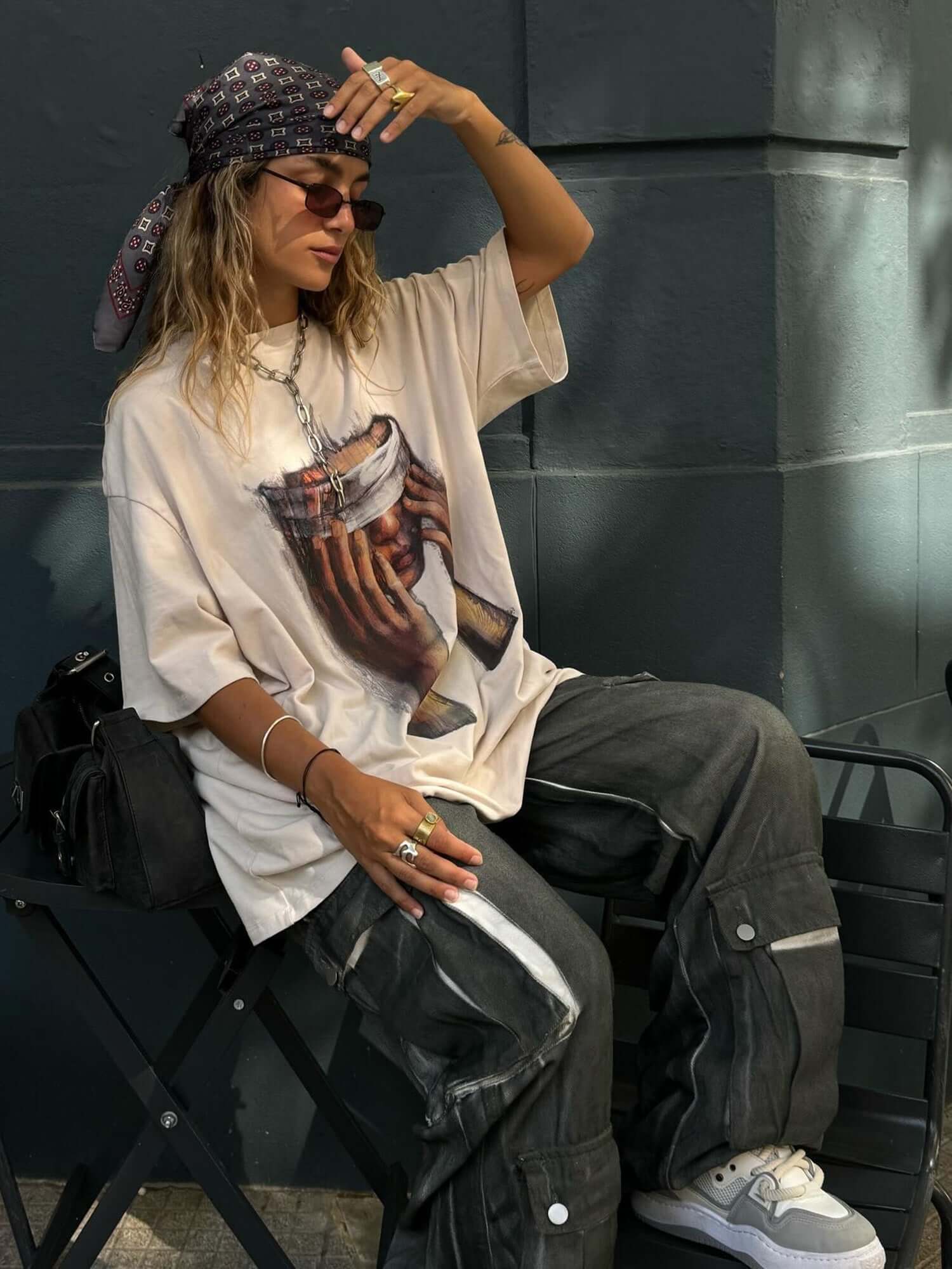 Show your attitude with the American Tide Loose Print Round Neck T Shirt — a bold essential for modern streetwear fans. Crafted from soft and breathable cotton, this relaxed-fit tee features a standout hand gesture graphic layered with bold text for an ed