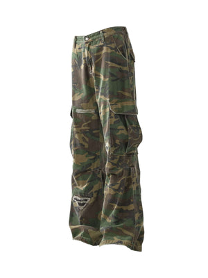 Stay ready for anything with the Camouflage Utility Cargo Pants. Made from a durable and breathable cotton blend, these pants feature a versatile camouflage print that adds bold style to any streetwear or outdoor look. With multiple spacious pockets and a