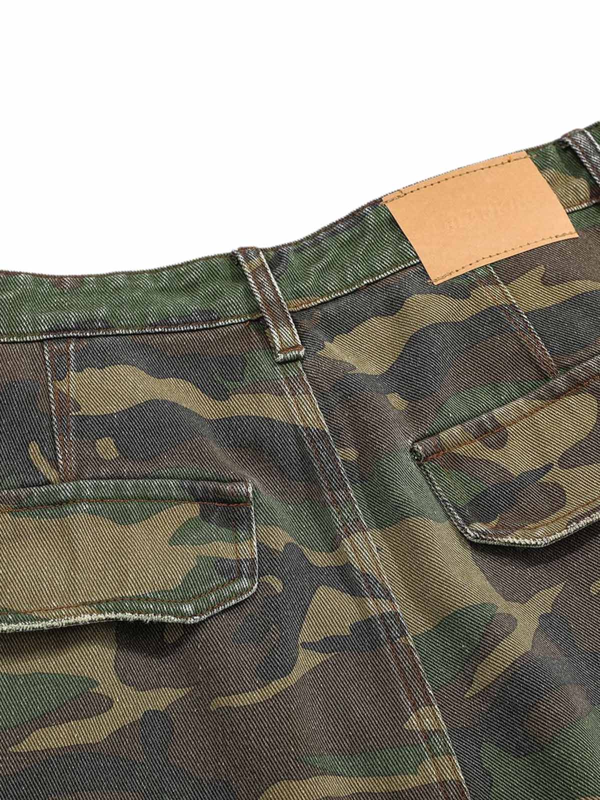 Stay ready for anything with the Camouflage Utility Cargo Pants. Made from a durable and breathable cotton blend, these pants feature a versatile camouflage print that adds bold style to any streetwear or outdoor look. With multiple spacious pockets and a