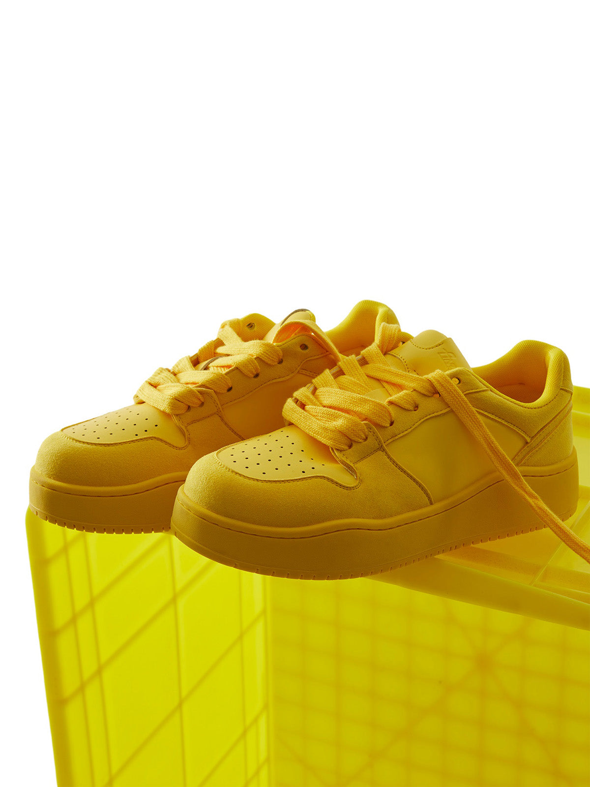 Chunky low top sneakers – detail view | XoKool