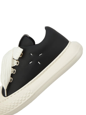 Zapatillas chunky big toe – negro, detalle lateral | XoKool