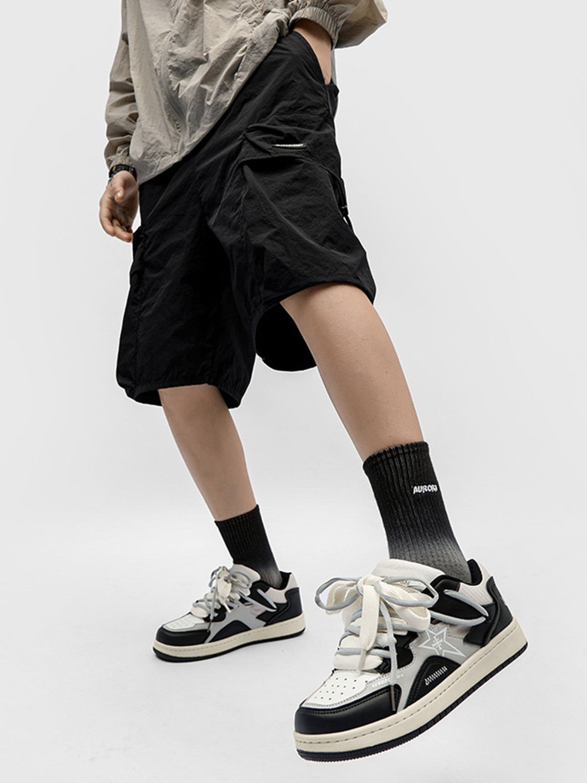 Star patch skate sneakers – on model, black/white | XoKool