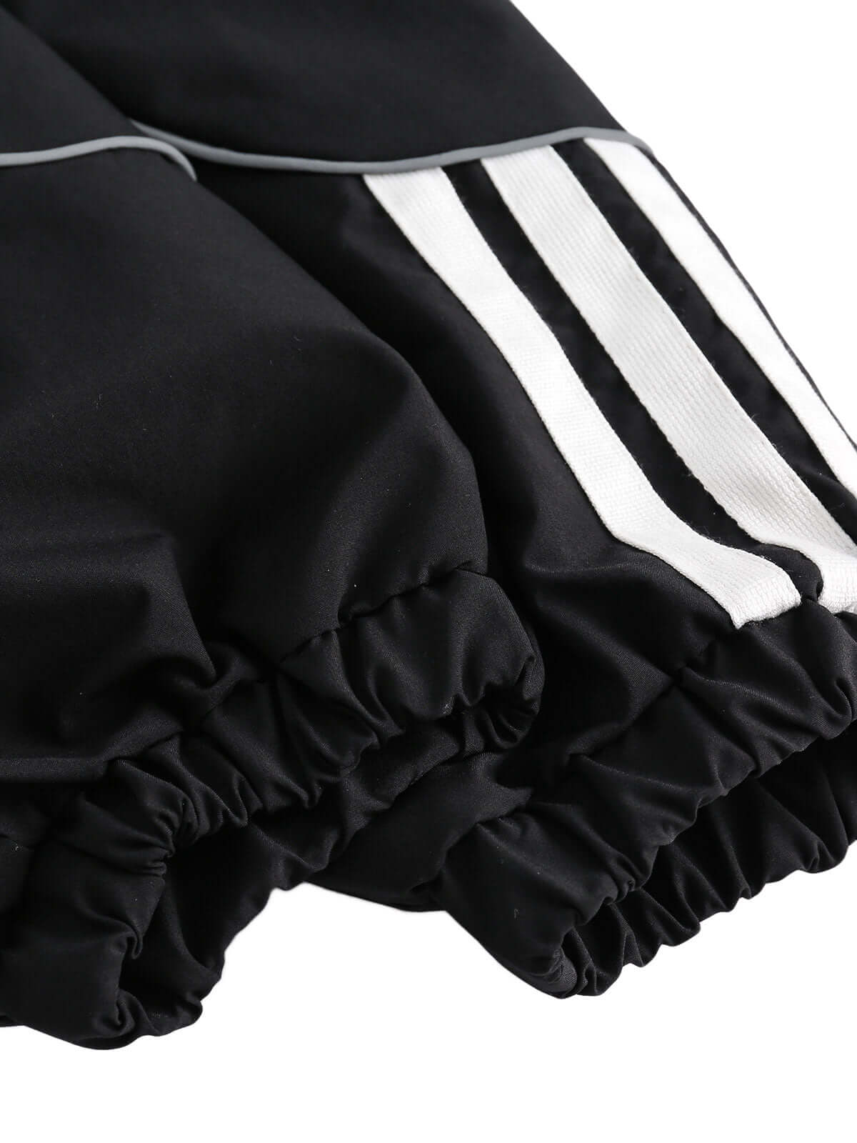 Upgrade your active streetwear look with the Contrast Color Patchwork Track Jacket — a lightweight and functional piece built for movement and modern style. Made from durable polyester, this jacket features reflective stripes for visibility, breathable me