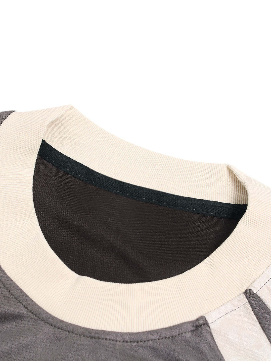 Add edge to your everyday look with the Jersey Deconstructed Contrast Color Stitching T Shirt. Made from a soft, breathable cotton blend, this short-sleeve tee features a modern color-block design and bold graphic branding that captures true streetwear at