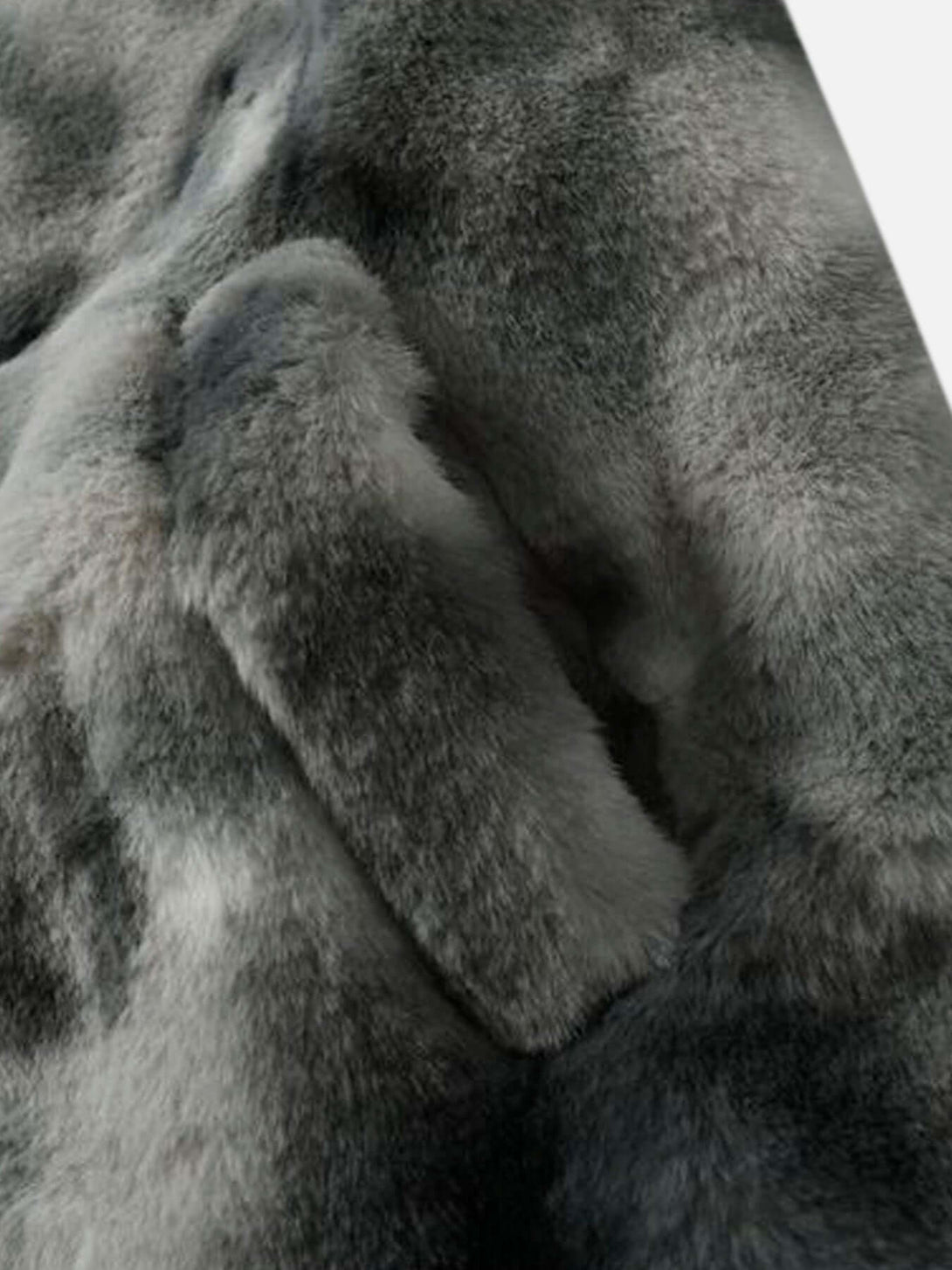 Wrap yourself in warmth and street style with the Heavy Duty Faux Lambswool Tie Dye Urban Jacket. Made from ultra-soft faux fur, this winter essential combines comfort and bold design in one standout piece. The loose fit and high-neck construction offer a