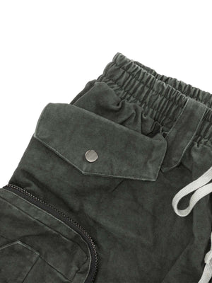 Make a bold statement with the Heavy Tie Dye Multi Pockets Washed Shorts — the perfect mix of comfort, utility, and standout design. Crafted from a breathable cotton blend, these streetwear-ready shorts feature a washed tie-dye finish, multiple utility po