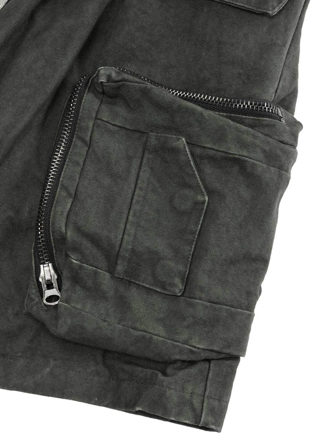 Make a bold statement with the Heavy Tie Dye Multi Pockets Washed Shorts — the perfect mix of comfort, utility, and standout design. Crafted from a breathable cotton blend, these streetwear-ready shorts feature a washed tie-dye finish, multiple utility po