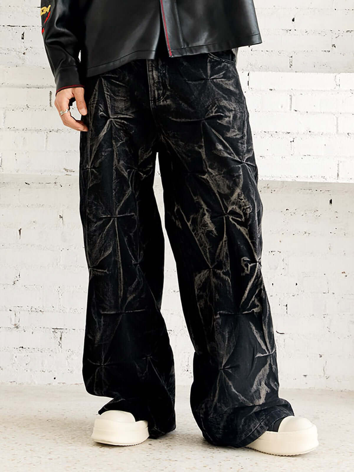 Elevate your streetwear with the Heavy Washed Distressed Pleated Baggy Jeans — a bold fusion of comfort and fashion-forward edge. Crafted from durable polyester, these jeans feature a pleated wide-leg silhouette, distressed wash, and an elastic waistband