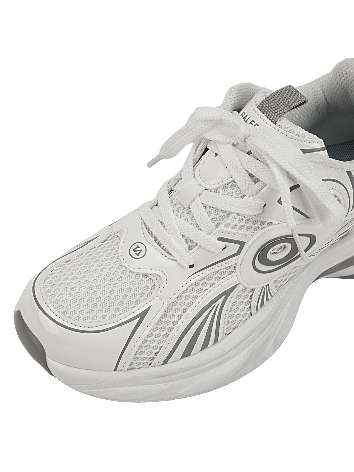 Metallic chunky sneakers – White, toe close-up | XoKool