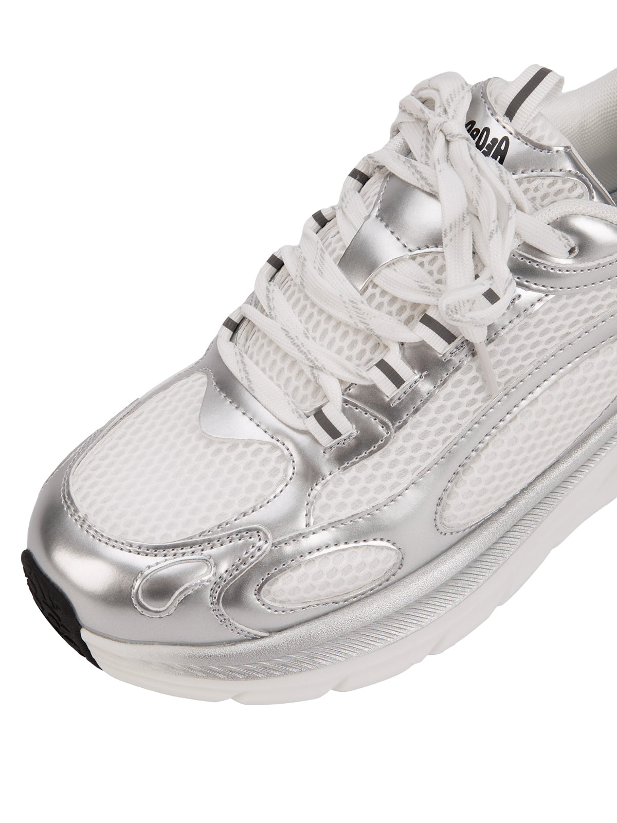 Zapatillas dad metalizadas – detalle de la punta | XoKool
