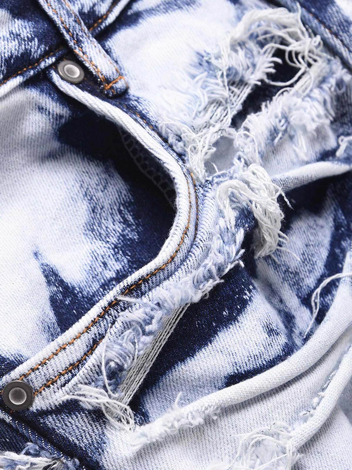 Jeans apilados deshilachados con efecto bleach – detalle del bolsillo delantero | XoKool