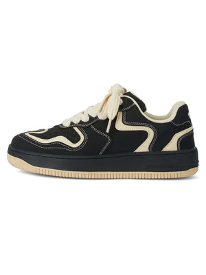 Keep it classic and cool with the High Street Skateboard Couple Shoes. Crafted from breathable canvas and built on a durable rubber sole, these shoes combine comfort with timeless vintage flair. Featuring a lace-up closure, perforated detailing, and contr