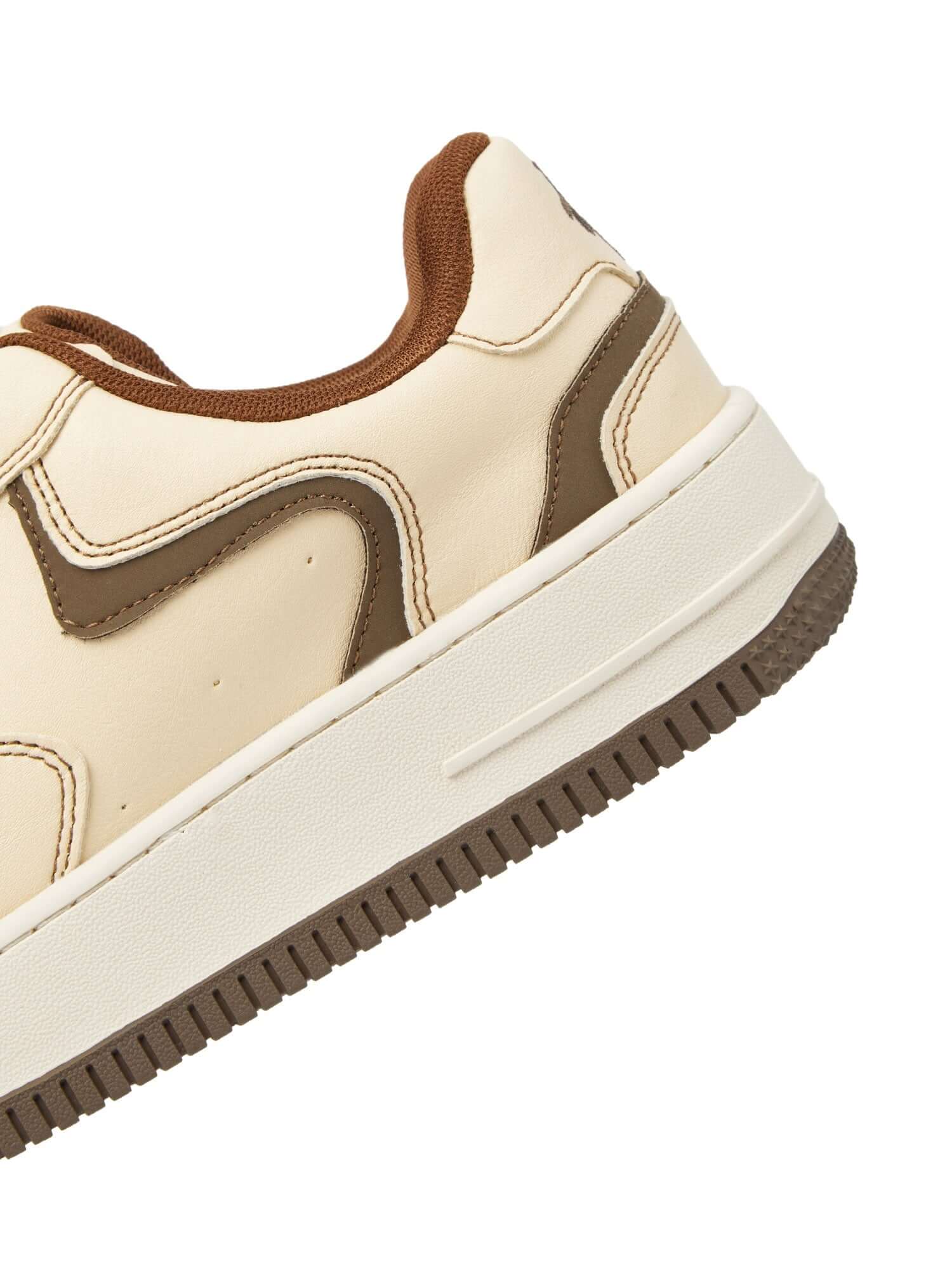 Keep it classic and cool with the High Street Skateboard Couple Shoes. Crafted from breathable canvas and built on a durable rubber sole, these shoes combine comfort with timeless vintage flair. Featuring a lace-up closure, perforated detailing, and contr