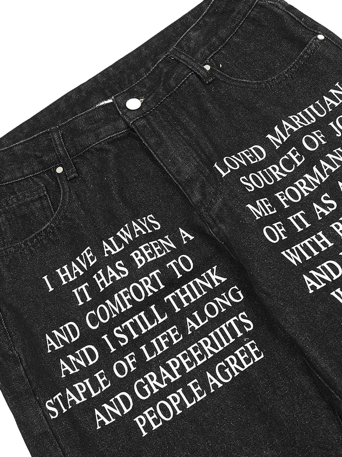 Slogan-Print Jeans – Schriftzug Detailansicht | XoKool