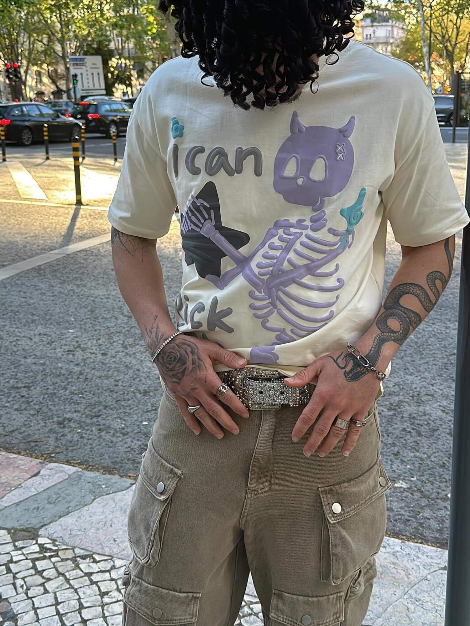 Inject playful attitude into your wardrobe with the Made Retro Skull Letter Foam T Shirt. Crafted from soft, breathable cotton, this standout tee features a quirky skeleton pig graphic surrounded by stars and a bold slogan print. With its classic crew nec