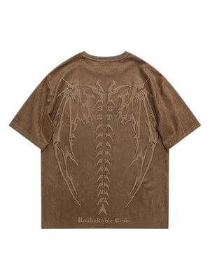 Oversized Streetwear T-Shirt with Dragon Skeleton Print – Black or Brown Upgrade your street style with this oversized streetwear t-shirt, crafted from premium breathable cotton. Featuring a bold yet minimalistic dragon skeleton graphic on the chest, this