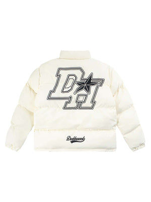 Stay warm and make a statement with the Retro Letter Print Down Jacket. Designed with insulated padding and a durable nylon shell, this winter-ready piece features a bold reflective D2 logo that brings vintage vibes with a modern twist. The ribbed cuffs a