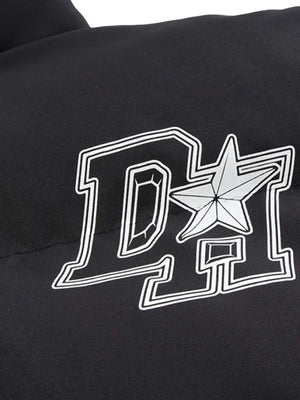 Stay warm and make a statement with the Retro Letter Print Down Jacket. Designed with insulated padding and a durable nylon shell, this winter-ready piece features a bold reflective D2 logo that brings vintage vibes with a modern twist. The ribbed cuffs a