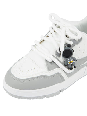 Zapatillas skate con cordones de cuerda – plano cercano de la punta | XoKool