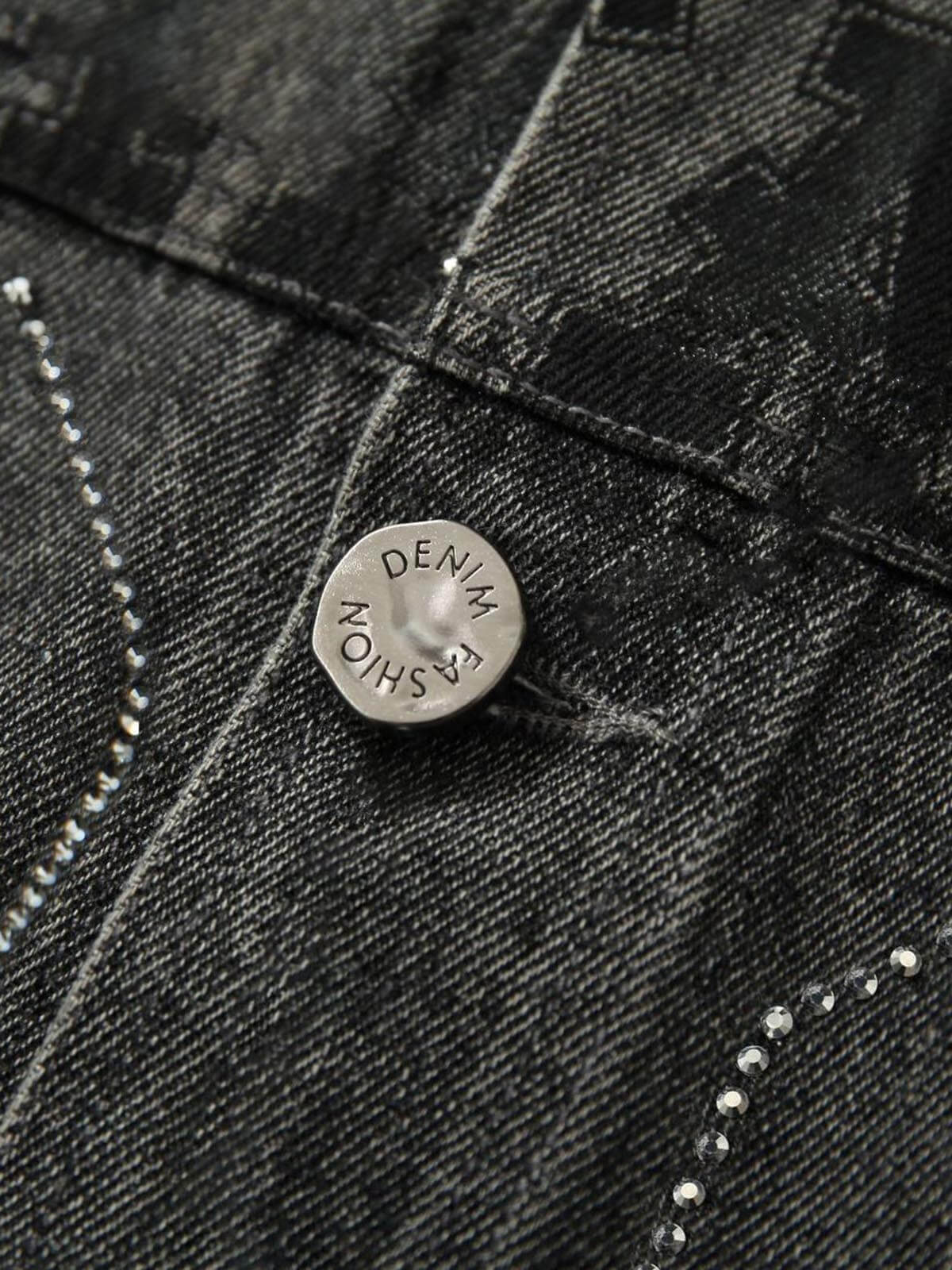 Unleash your inner rebel with the Retro Wasteland Rivet Denim Vest. Made from durable denim, this sleeveless vest features distressed detailing, a bold graphic back patch, and a zip-up front that delivers a raw, edgy aesthetic. Perfect for layering over t