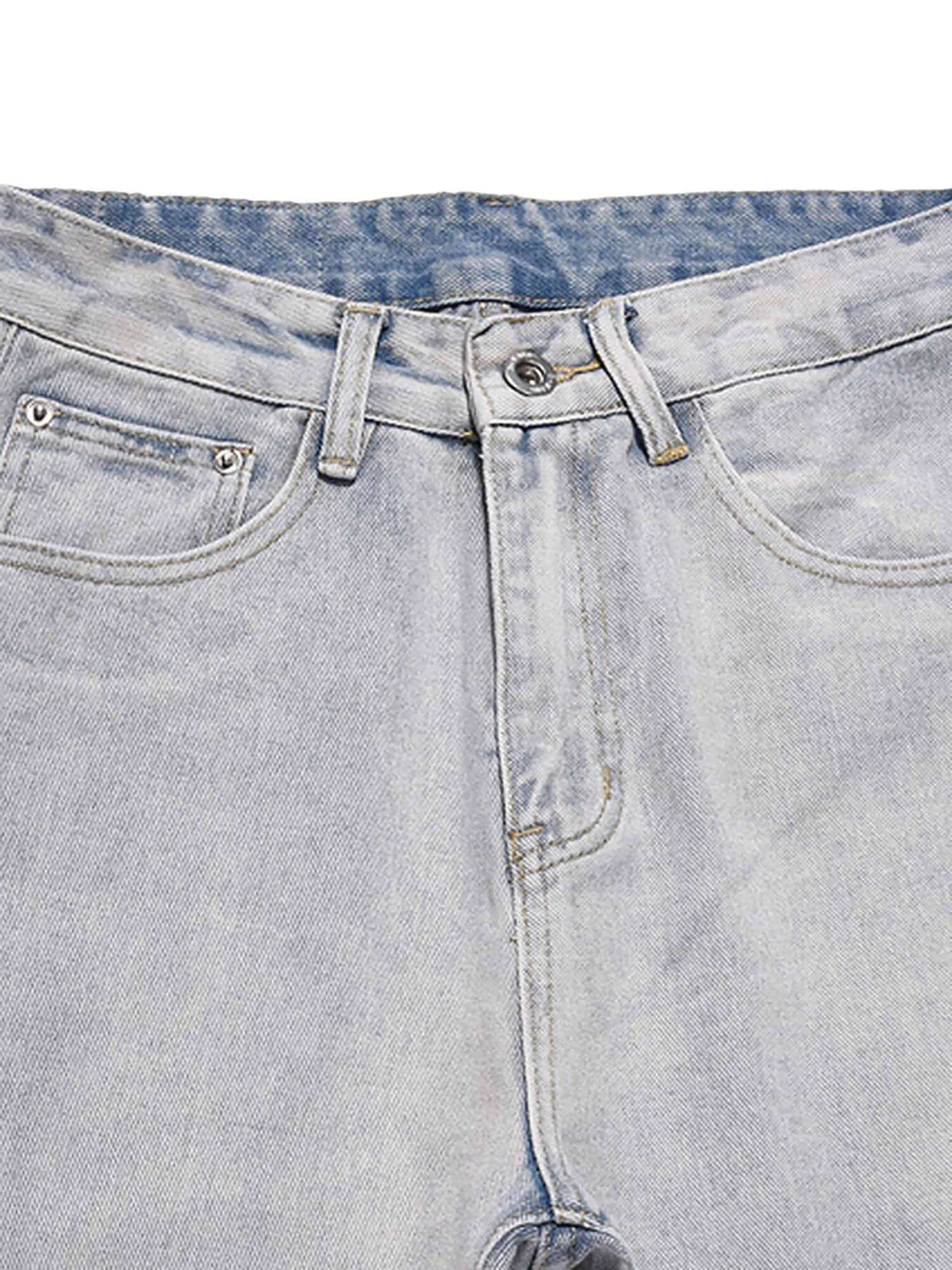 Jeans rectos con calavera y llamas bordadas – detalle de la cintura delantera | XoKool