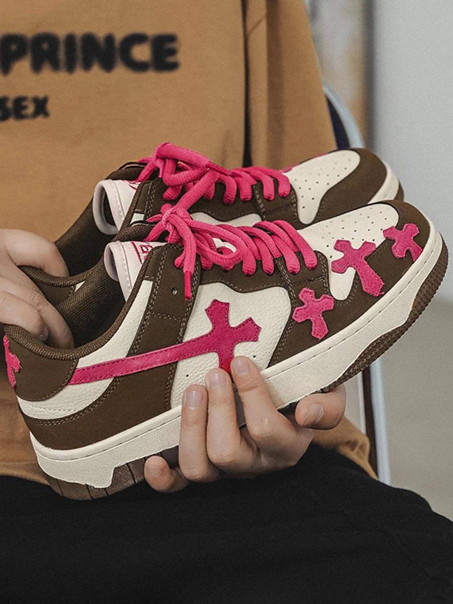 Make a bold move with the Splicing Skateboard Sneakers — where standout design meets everyday comfort. Crafted from a premium mix of leather and suede, these sneakers feature a chunky sole for added height and cushioning, perforated toe box for breathabil